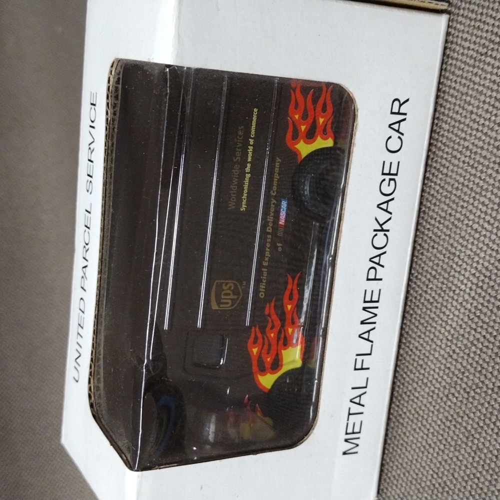 UPS Flame package car model